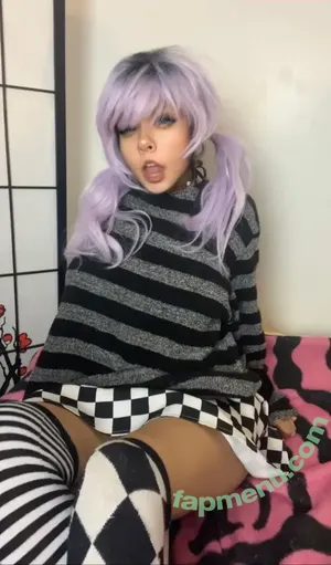  nude photo #0002