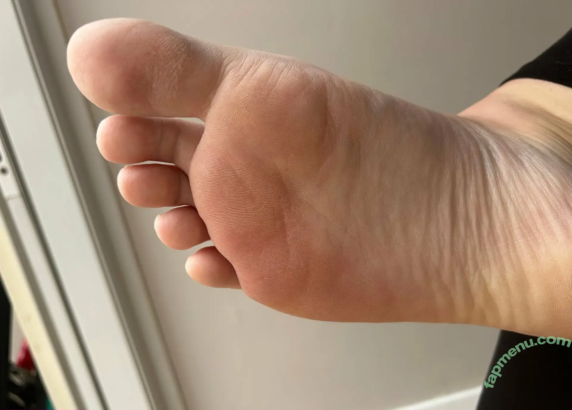 jemsbigfeet nude photo #0019 (jemsbigfeet)
