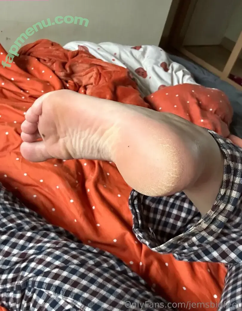 jemsbigfeet nude photo #0032 (jemsbigfeet)