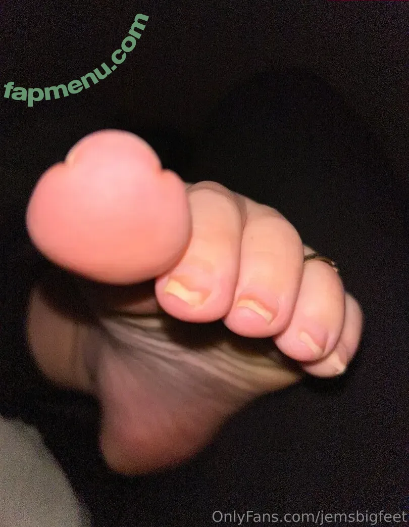 jemsbigfeet nude photo #0043 (jemsbigfeet)
