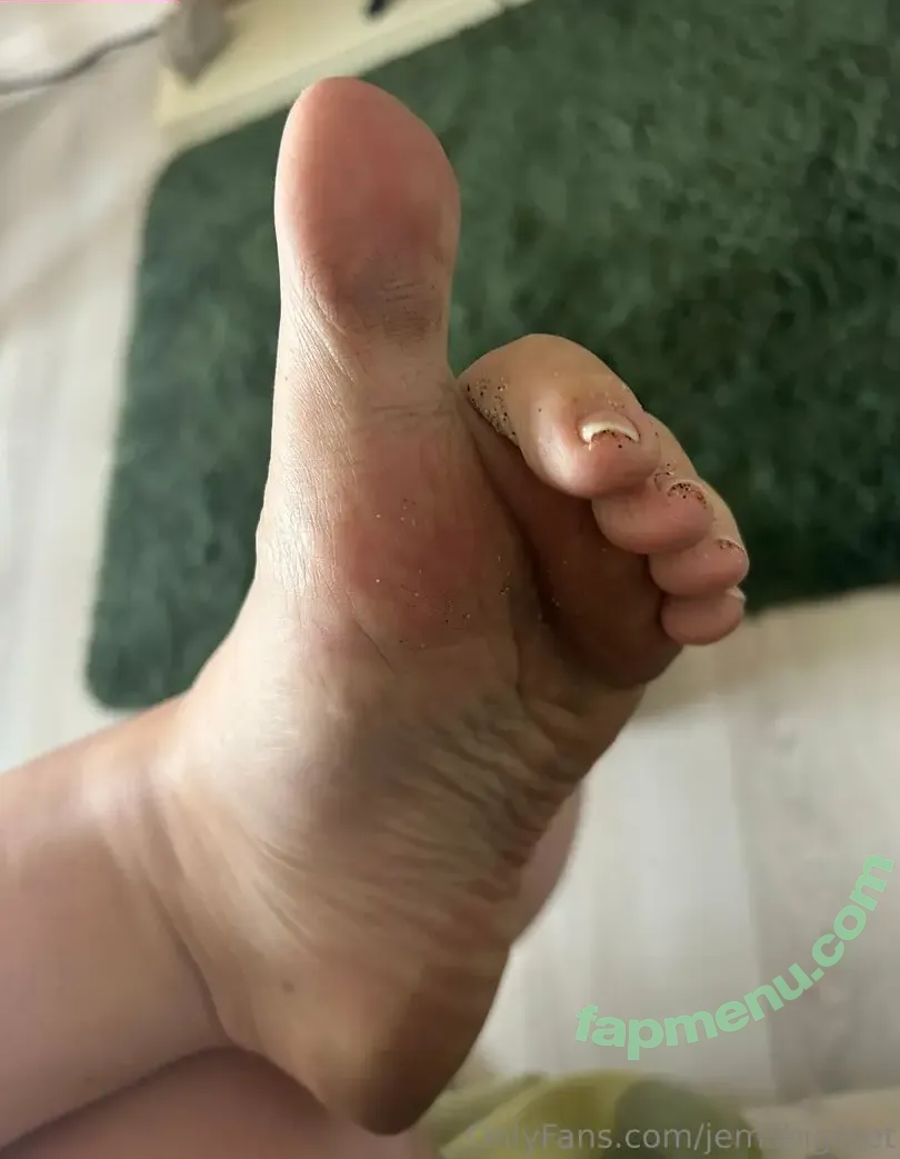 jemsbigfeet nude photo #0047 (jemsbigfeet)