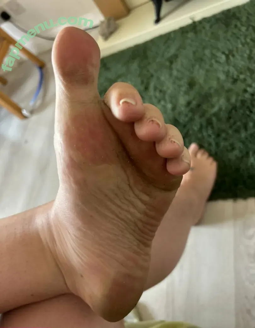 jemsbigfeet nude photo #0048 (jemsbigfeet)