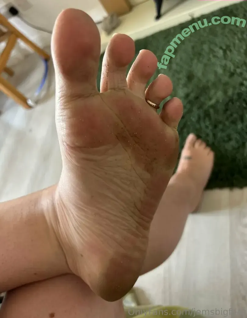 jemsbigfeet nude photo #0049 (jemsbigfeet)