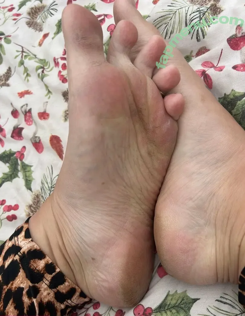 jemsbigfeet nude photo #0053 (jemsbigfeet)