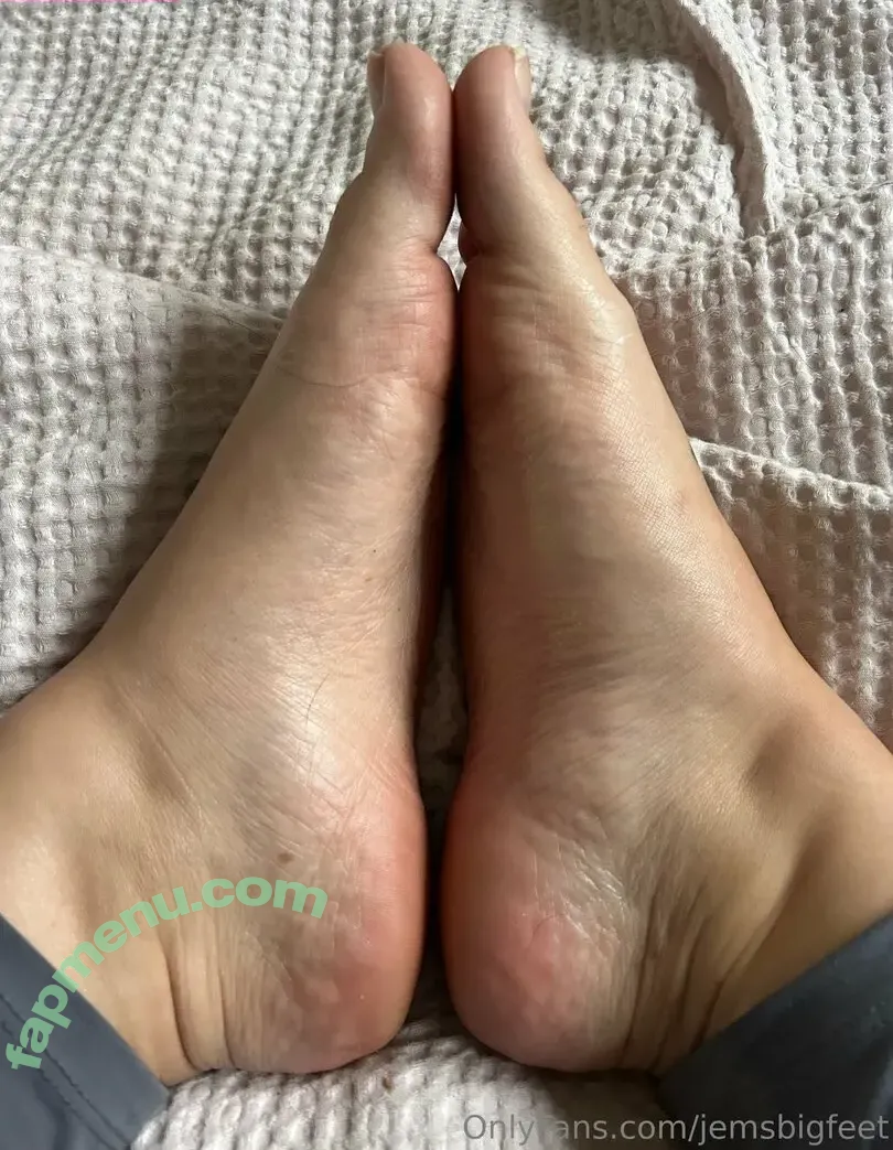 jemsbigfeet nude photo #0059 (jemsbigfeet)