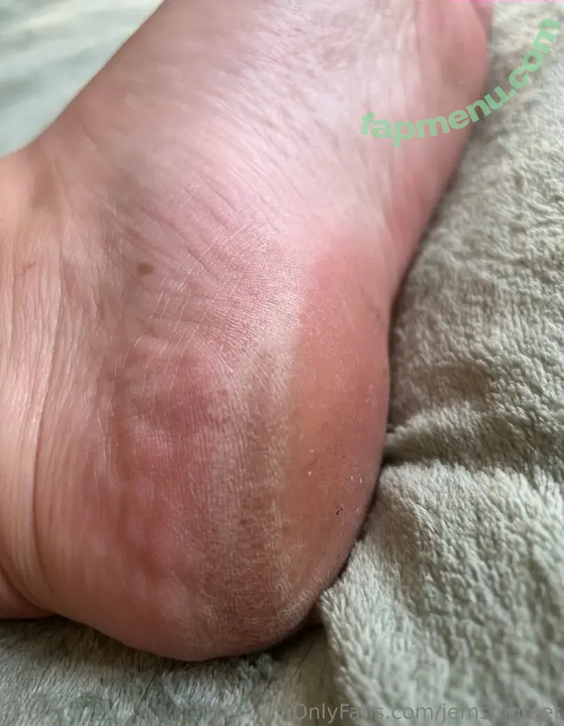 jemsbigfeet nude photo #0076 (jemsbigfeet)