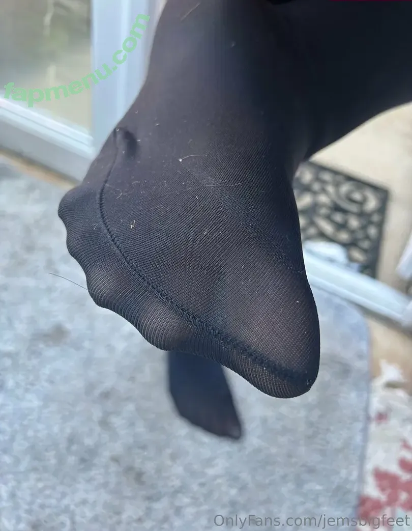 jemsbigfeet nude photo #0102 (jemsbigfeet)