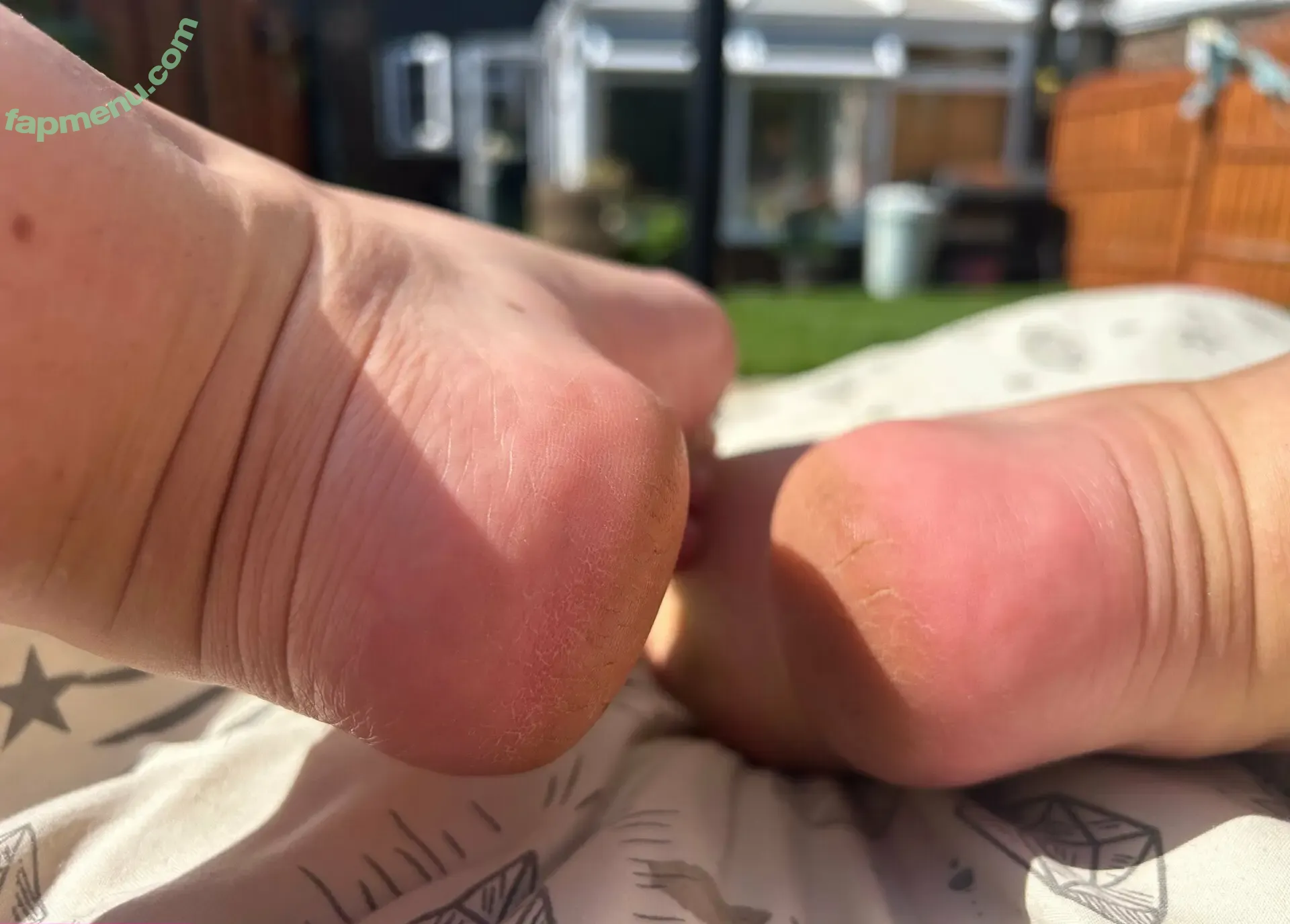 jemsbigfeet nude photo #0104 (jemsbigfeet)
