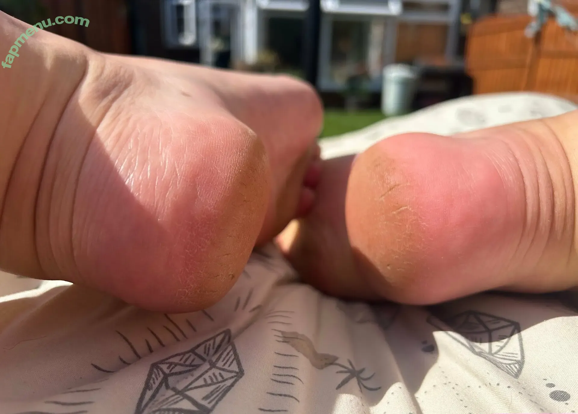 jemsbigfeet nude photo #0107 (jemsbigfeet)