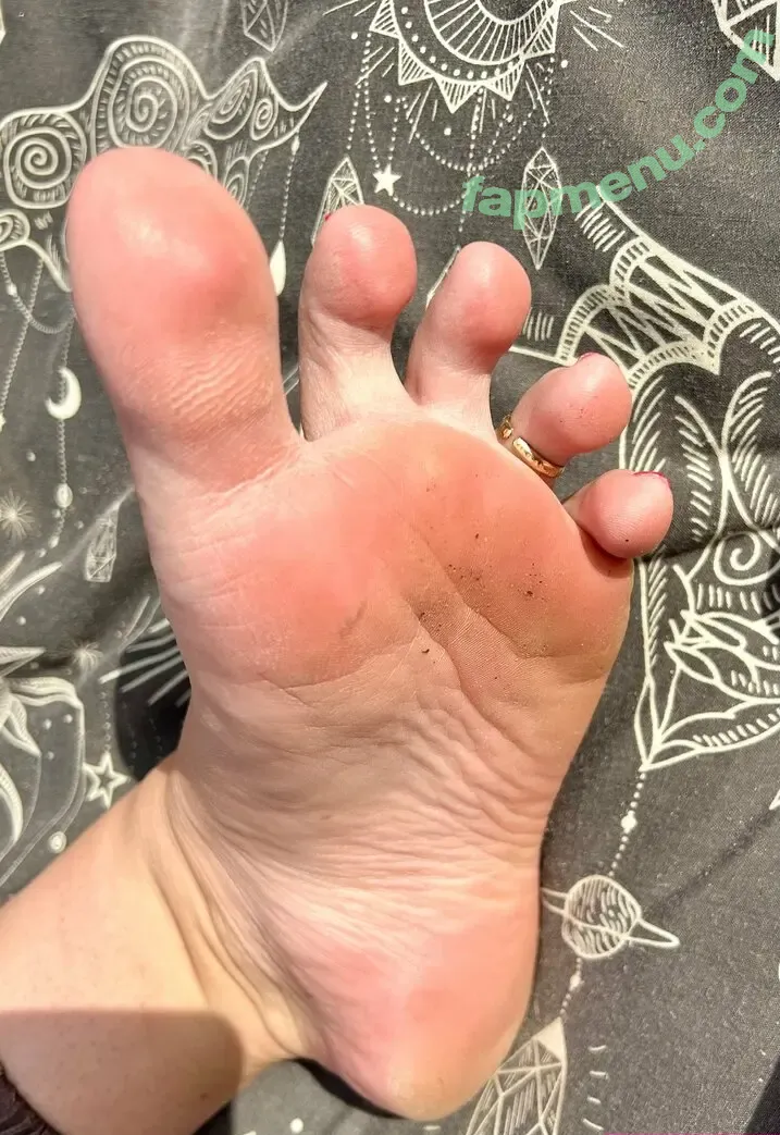 jemsbigfeet nude photo #0114 (jemsbigfeet)
