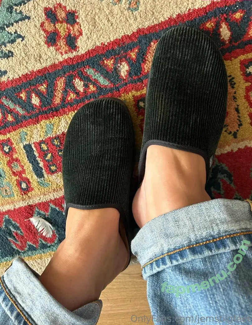 jemsbigfeet nude photo #0130 (jemsbigfeet)