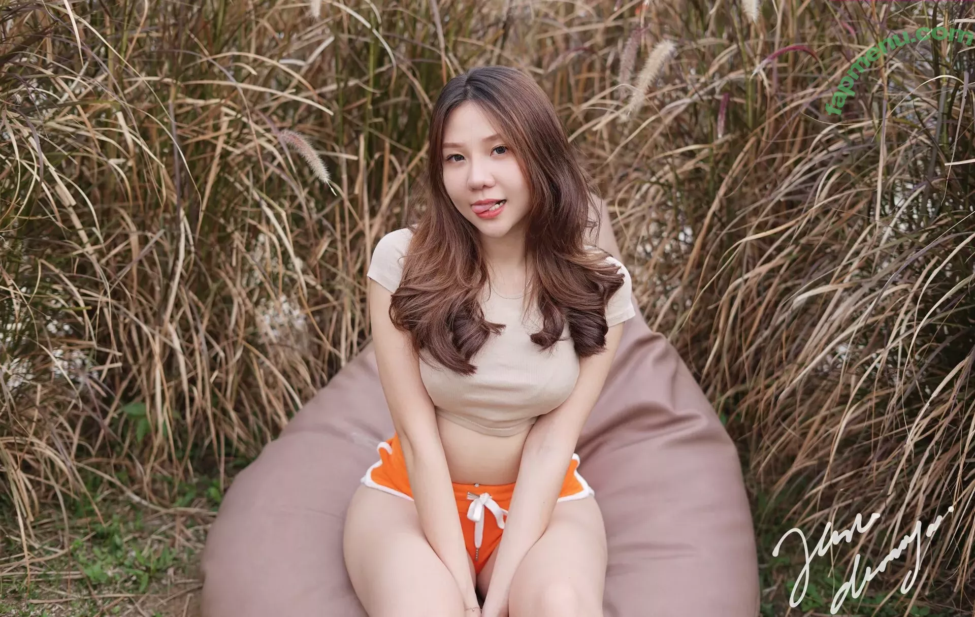 Jenadammaya nude photo #1810 (Jenadammaya)