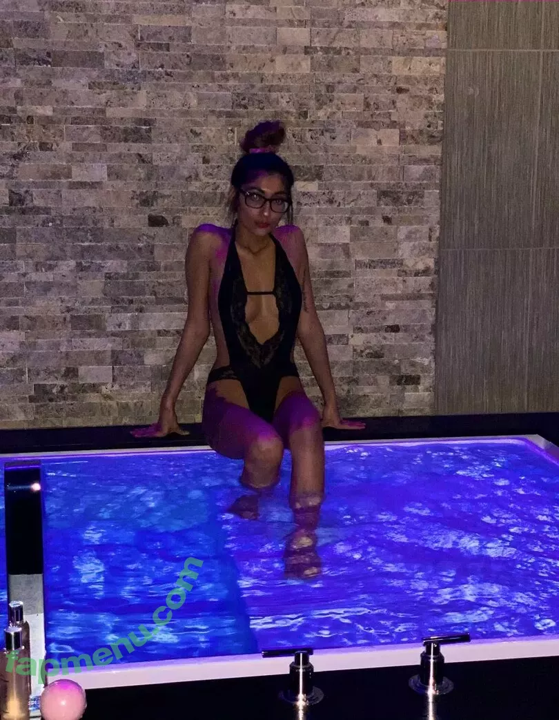 Jenelle Mathew nude photo #0105 (jenellemathew / jmulaxxx)