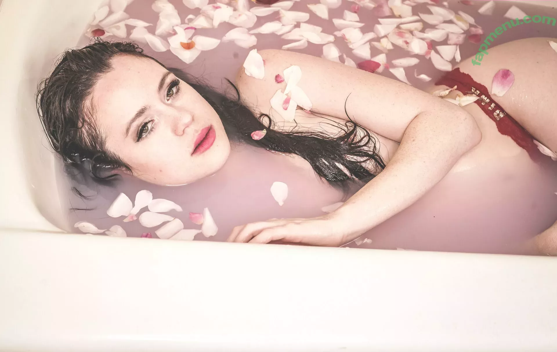 jenhearts247 nude photo #0032 (jenloveheart)