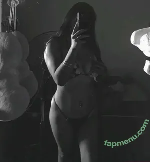 Jenifer Vedia / jenii_m03 nude photo #0022