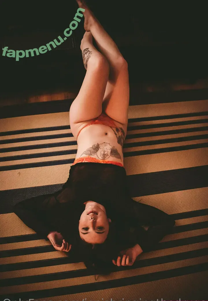 jenisbringingthedrugs nude photo #0023 (whitetrash_heart_throb)