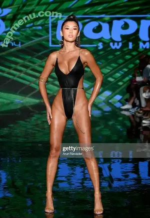 Jenn Lee / Jennifer Lee / _jennlee_ / jennleezy nude photo #0010