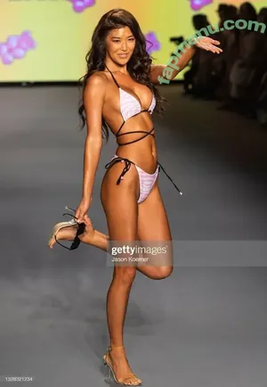 Jenn Lee / Jennifer Lee / _jennlee_ / jennleezy nude photo #0012