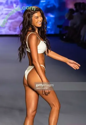 Jenn Lee / Jennifer Lee / _jennlee_ / jennleezy nude photo #0013