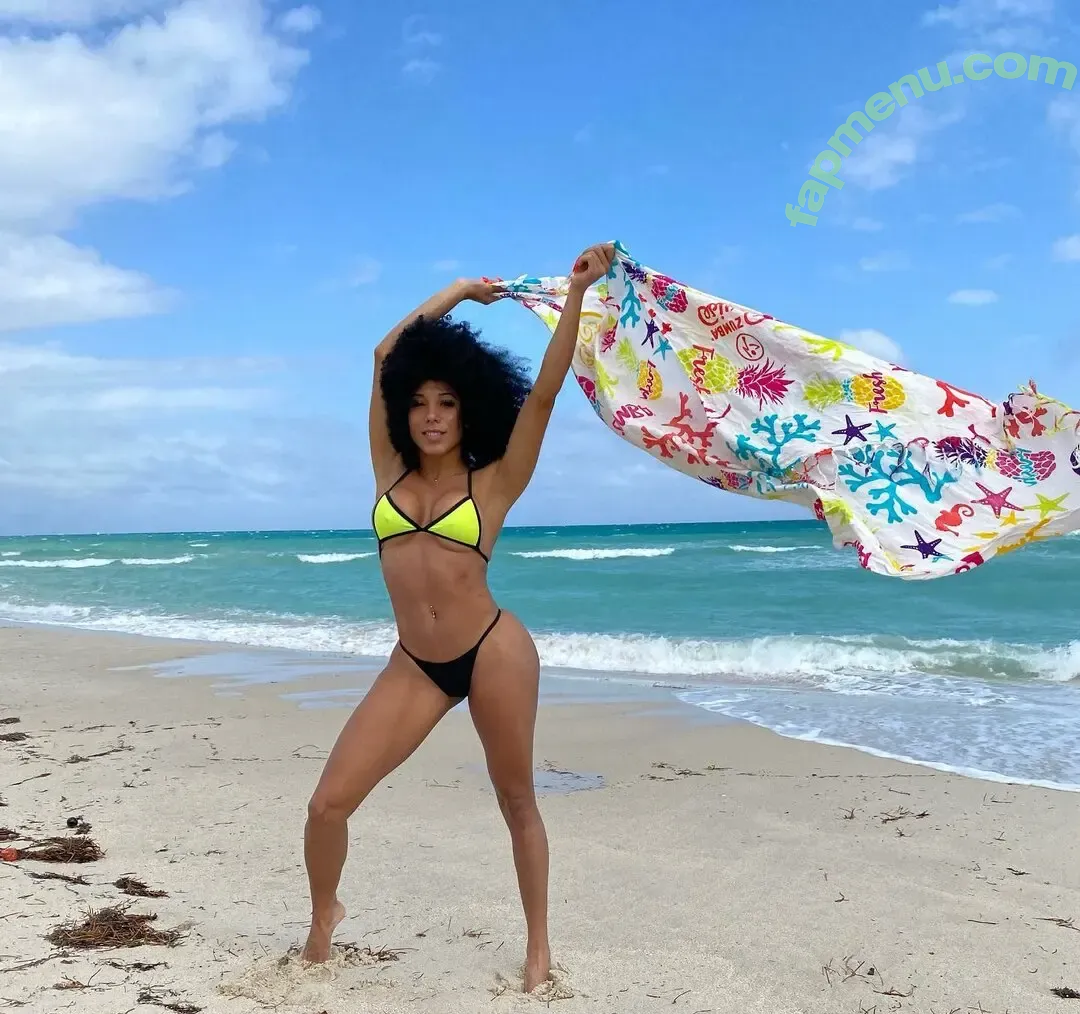 Jenn Morel nude photo #0011 (jennmorel / jennmorelflow)