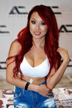 Jenn Q / Jenn Q Tran / JennQofficial / Jennq / coooljenn / jen.glz nude photo #0008