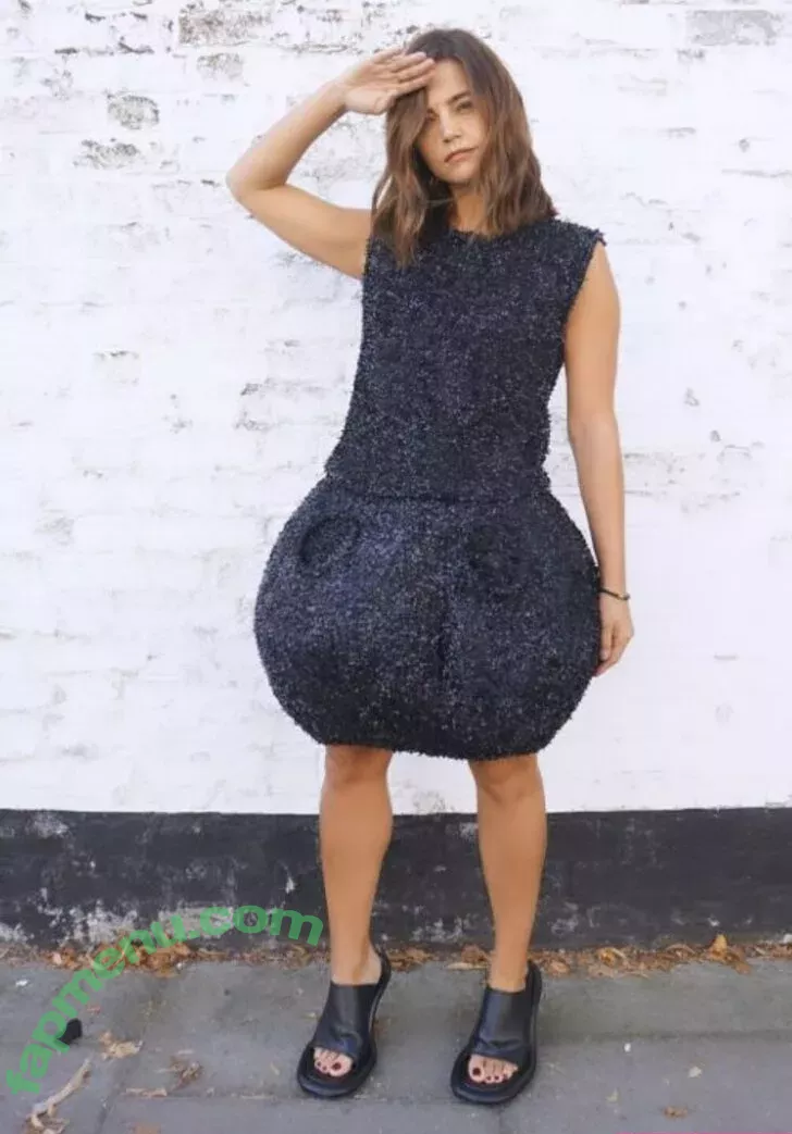 Jenna Coleman nude photo #0234 (jenna_coleman_)