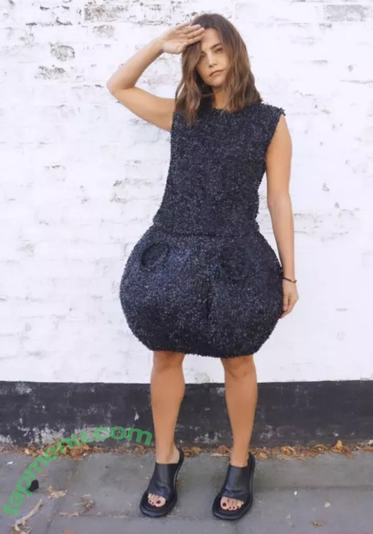 Jenna Louise Coleman nude photo #0155 (jenna_coleman_ / jennacoleman)