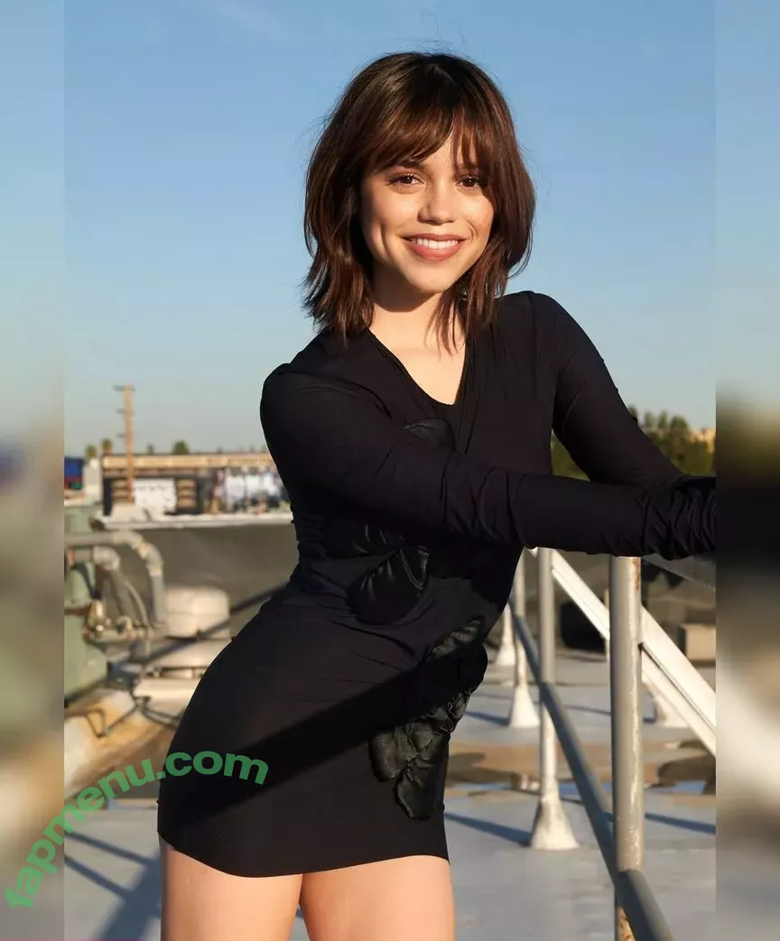 Jenna Ortega nude photo #2167 (Page / jennaortega)
