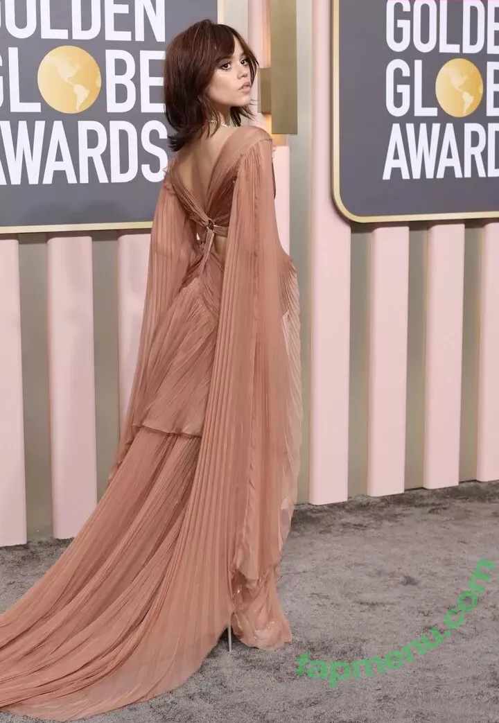 Jenna Ortega nude photo #2255 (Page / jennaortega)