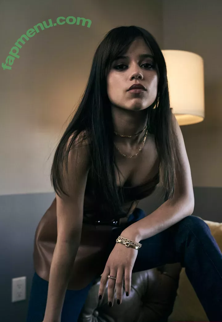 Jenna Ortega nude photo #2316 (Page / jennaortega)