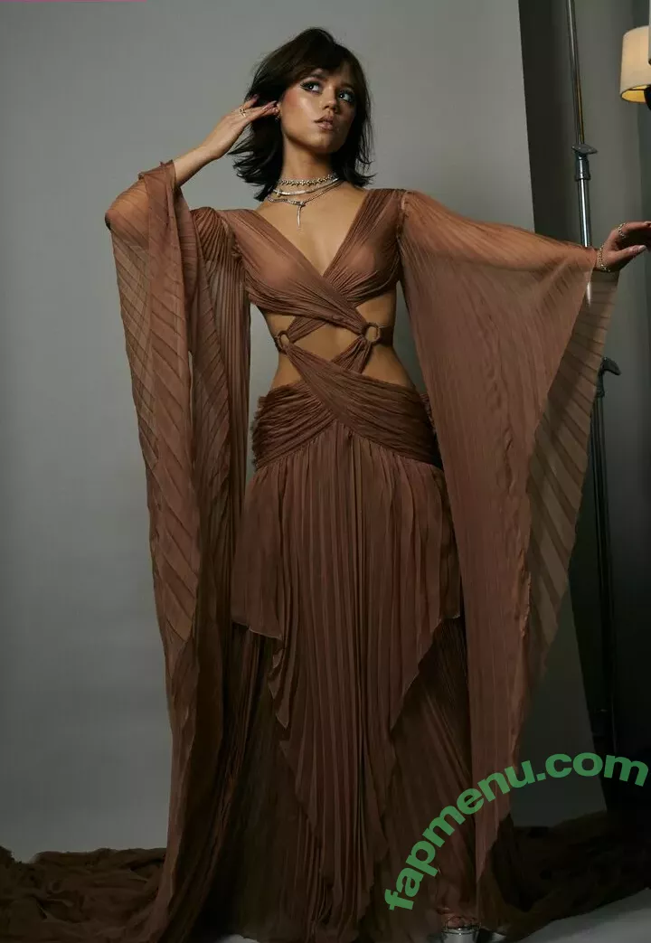 Jenna Ortega nude photo #2330 (Page / jennaortega)