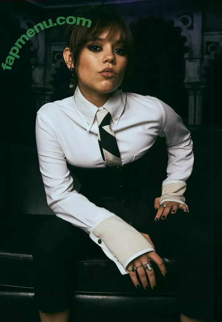 Jenna Ortega nude photo #2337 (Page / jennaortega)