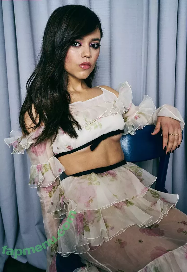 Jenna Ortega nude photo #2338 (Page / jennaortega)