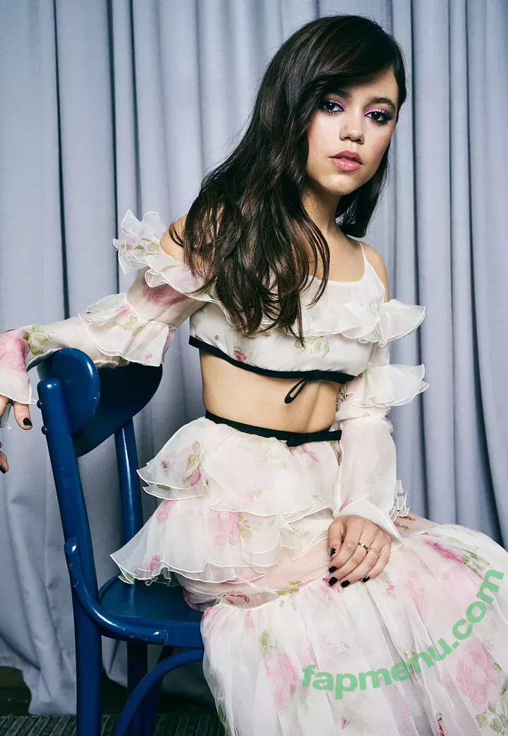 Jenna Ortega nude photo #2339 (Page / jennaortega)