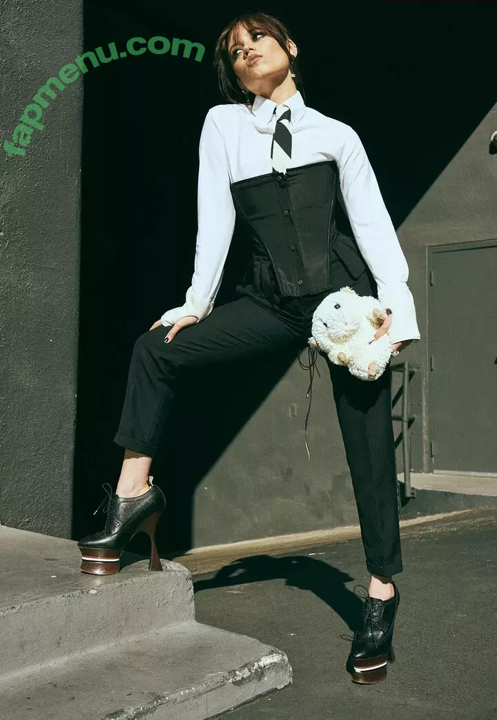 Jenna Ortega nude photo #2342 (Page / jennaortega)