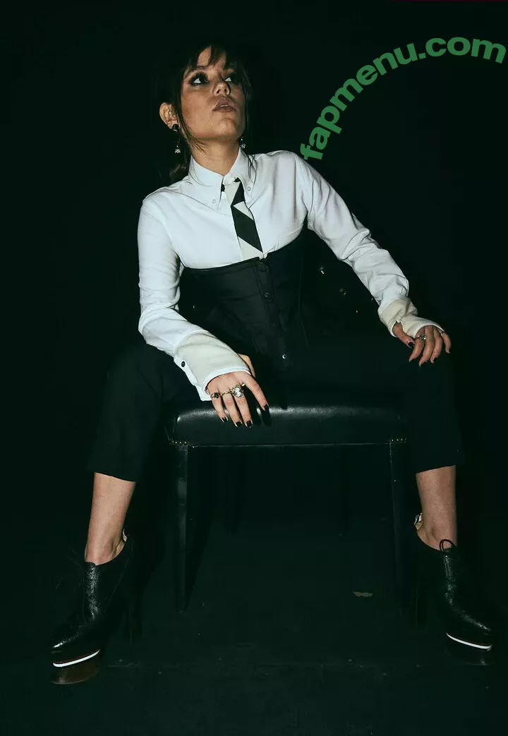 Jenna Ortega nude photo #2371 (Page / jennaortega)