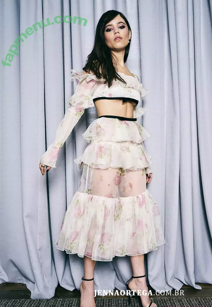 Jenna Ortega nude photo #2409 (Page / jennaortega)