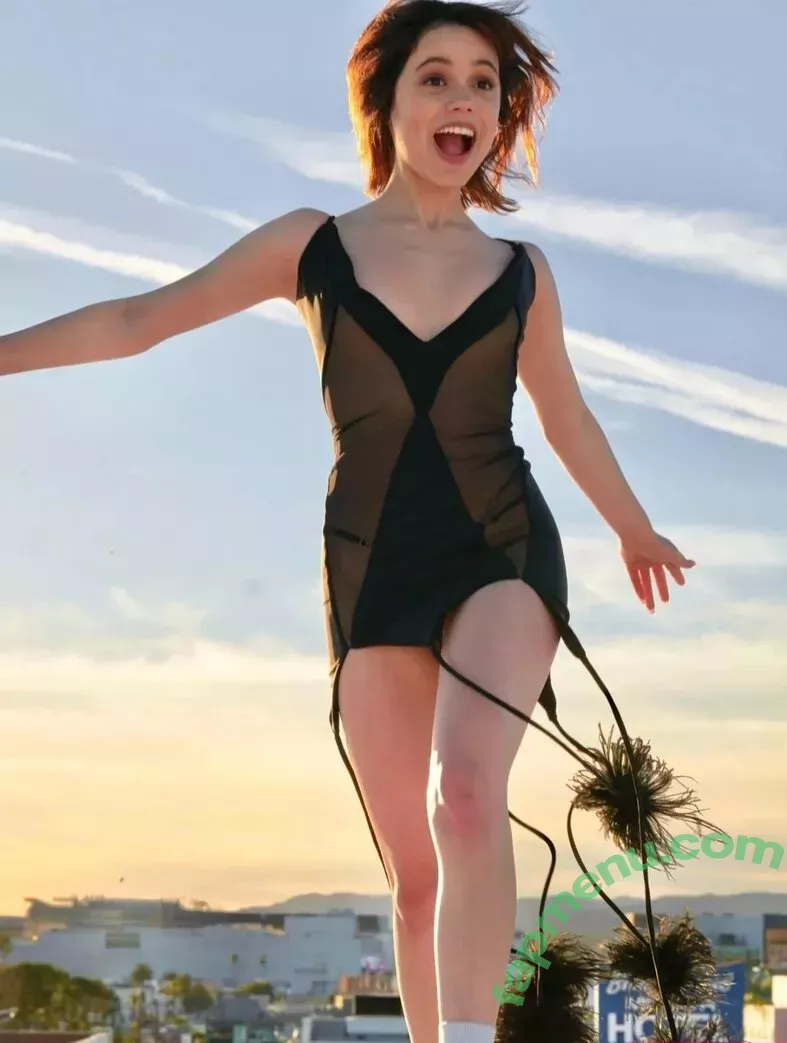 Jenna Ortega nude photo #2414 (Page / jennaortega)