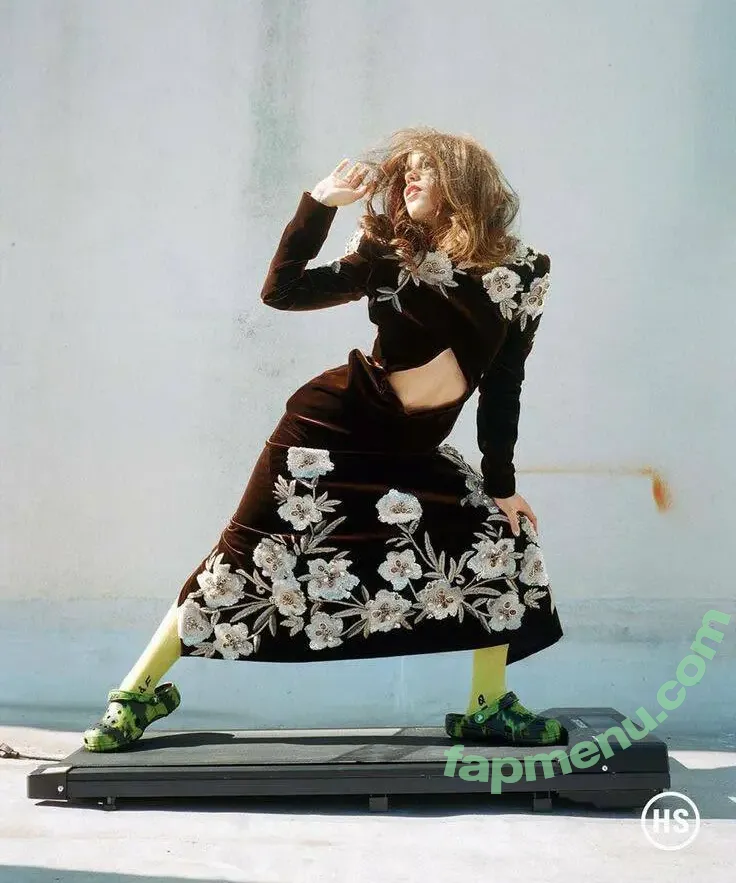 Jenna Ortega nude photo #2431 (Page / jennaortega)