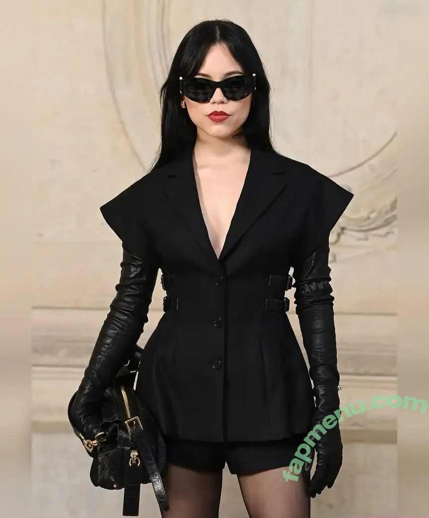 Jenna Ortega nude photo #2435 (Page / jennaortega)