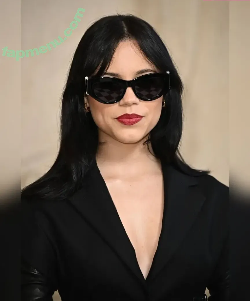 Jenna Ortega nude photo #2438 (Page / jennaortega)