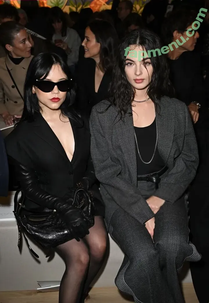 Jenna Ortega nude photo #2446 (Page / jennaortega)