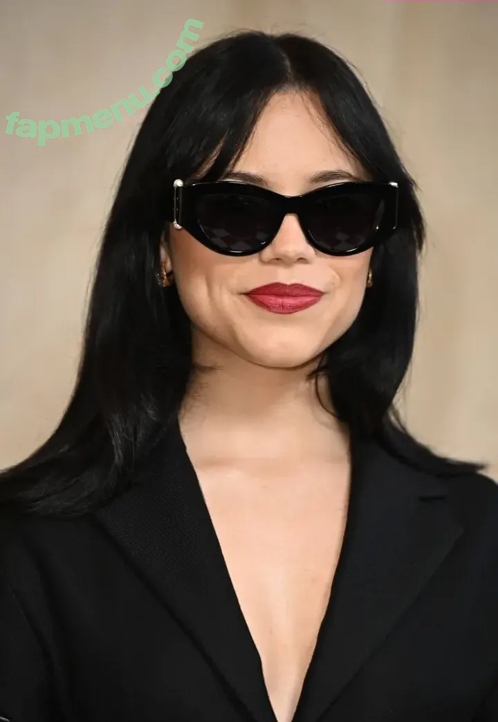 Jenna Ortega nude photo #2449 (Page / jennaortega)