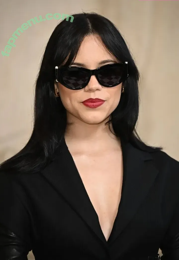 Jenna Ortega nude photo #2451 (Page / jennaortega)