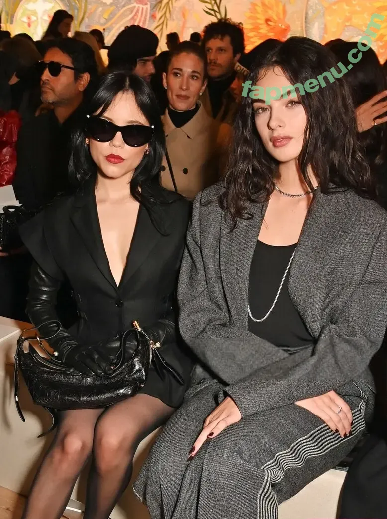 Jenna Ortega nude photo #2462 (Page / jennaortega)