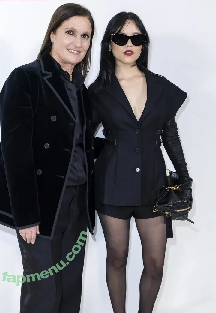 Jenna Ortega nude photo #2467 (Page / jennaortega)