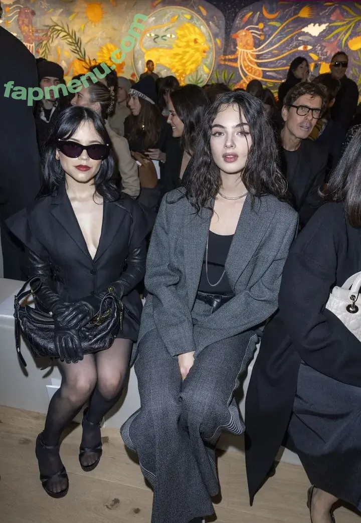 Jenna Ortega nude photo #2480 (Page / jennaortega)