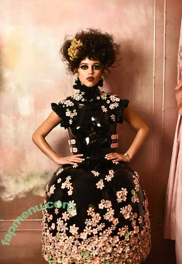 Jenna Ortega nude photo #2504 (Page / jennaortega)