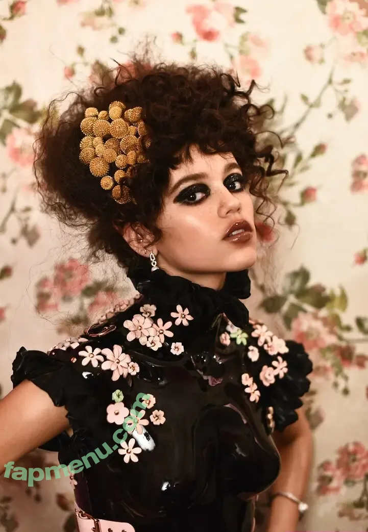 Jenna Ortega nude photo #2508 (Page / jennaortega)