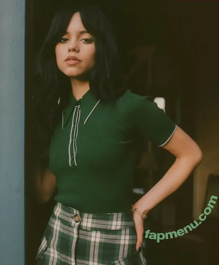 Jenna Ortega nude photo #2520 (Page / jennaortega)